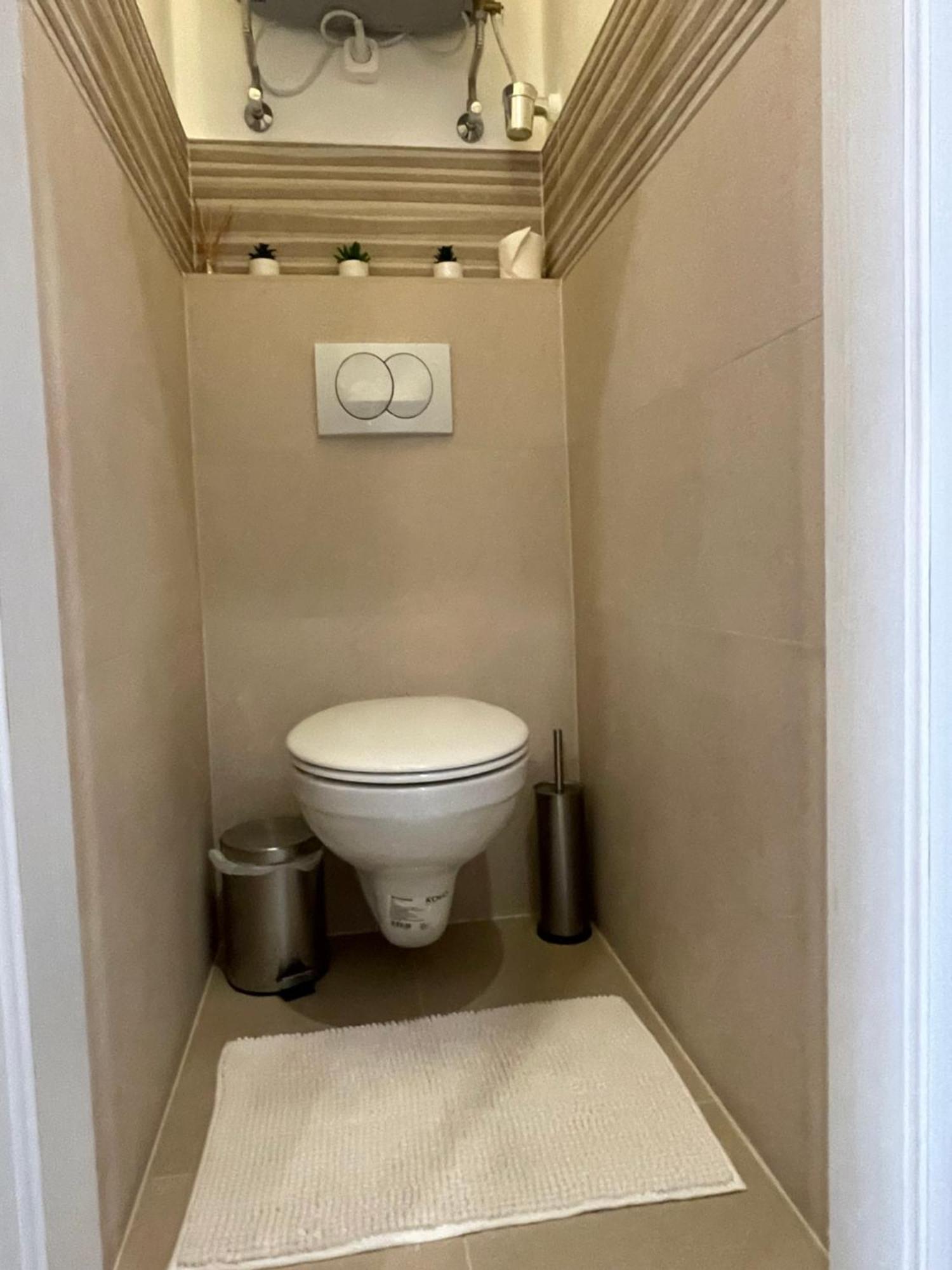 Syl Via Apartman Eger Luaran gambar